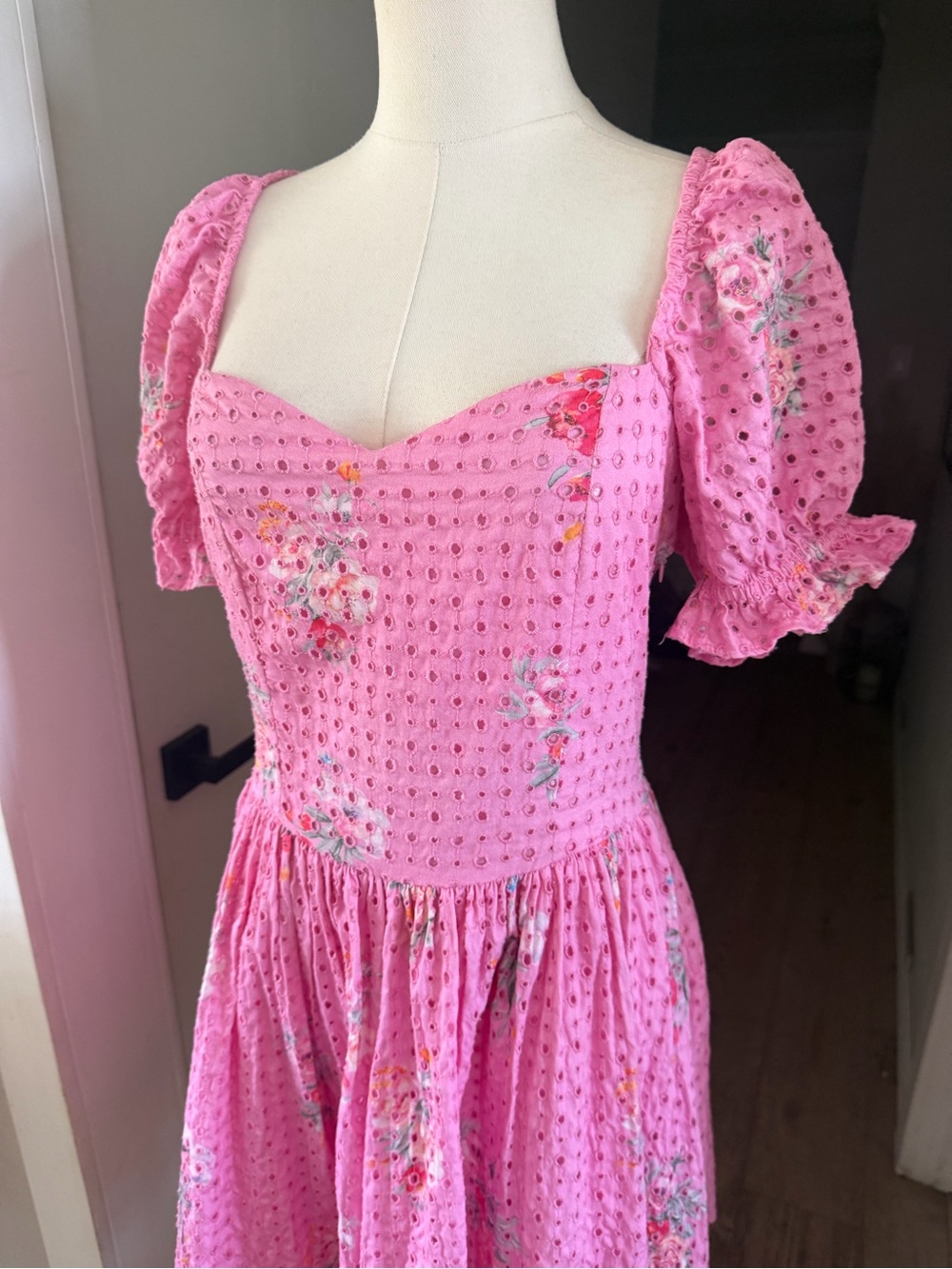 LoveShackFancy Altima Puff Sleeve Eyelet Pink Floral Mini Dress Sz S $395 - Picture 5 of 11